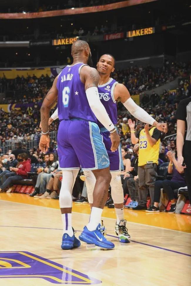 中国龙之队11周年球迷大会圆满举行 共赴山城之约（中国龙之队球迷大会11周年庆在山城圆满收官）