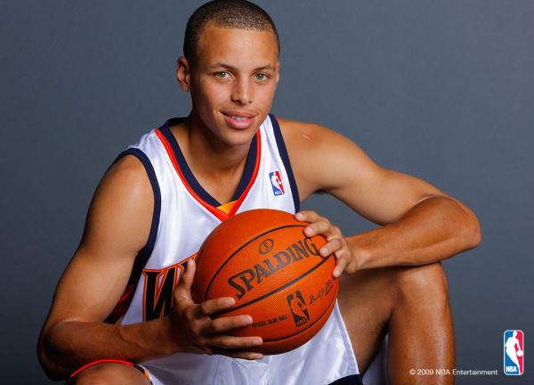 足协杯决赛——中国足坛本年度最后一场焦点战！明晚...（中国足坛年度收官之战：足协杯决赛明晚开战）