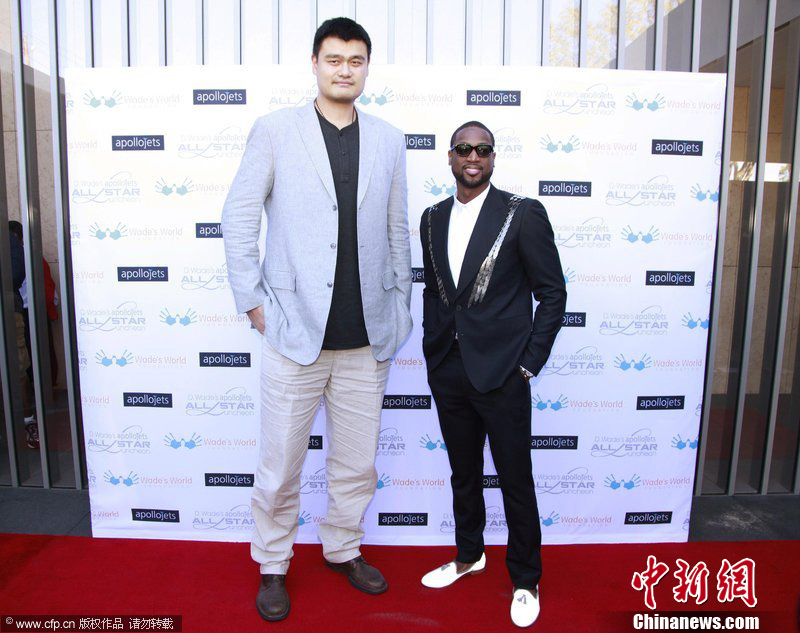 NBA湖人主场大胜快船（湖人在主场大比分击败快船）