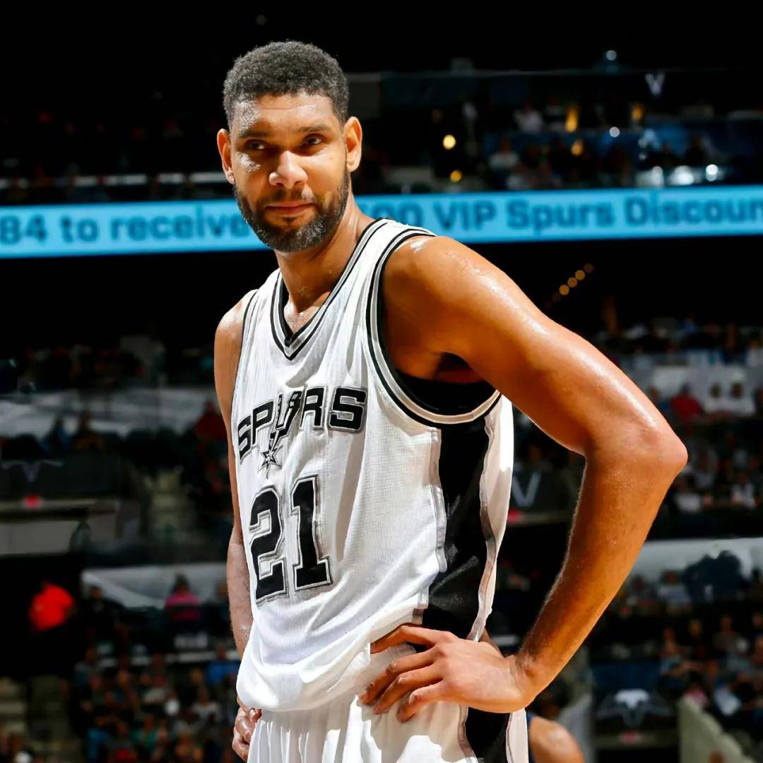 反对者抨击拉波尔塔：诺坎普还没完工，你们到底在庆祝什么？（反对派质问拉波尔塔：诺坎普尚未竣工，你们在庆祝什么？）