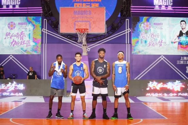 一位重病球迷被邀请看阿贾克斯的比赛，但因病情恶化未能实现（阿贾克斯邀重病球迷观赛，因病情加重遗憾未成行）