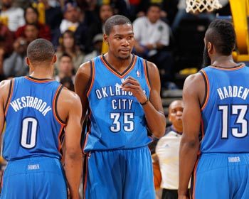 复出传射建功，内马尔率领桑托斯逃离降级区（内马尔复出一传一射，带领桑托斯脱离降级区）