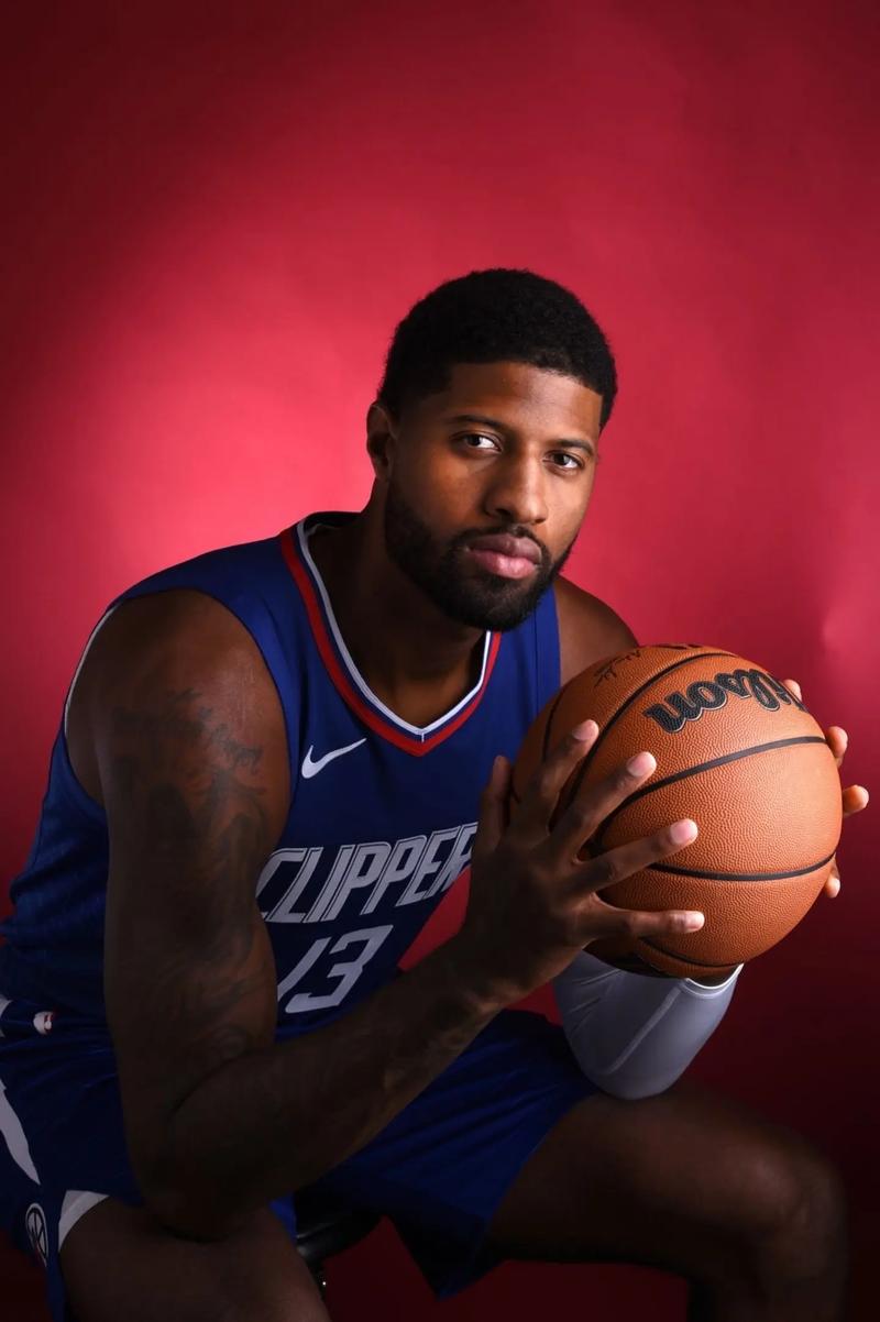 最佳结局，布斯克茨以美职联总冠军身份结束17年职业生涯（完美谢幕：布斯克茨捧美职联总冠军后结束17年职业生涯）