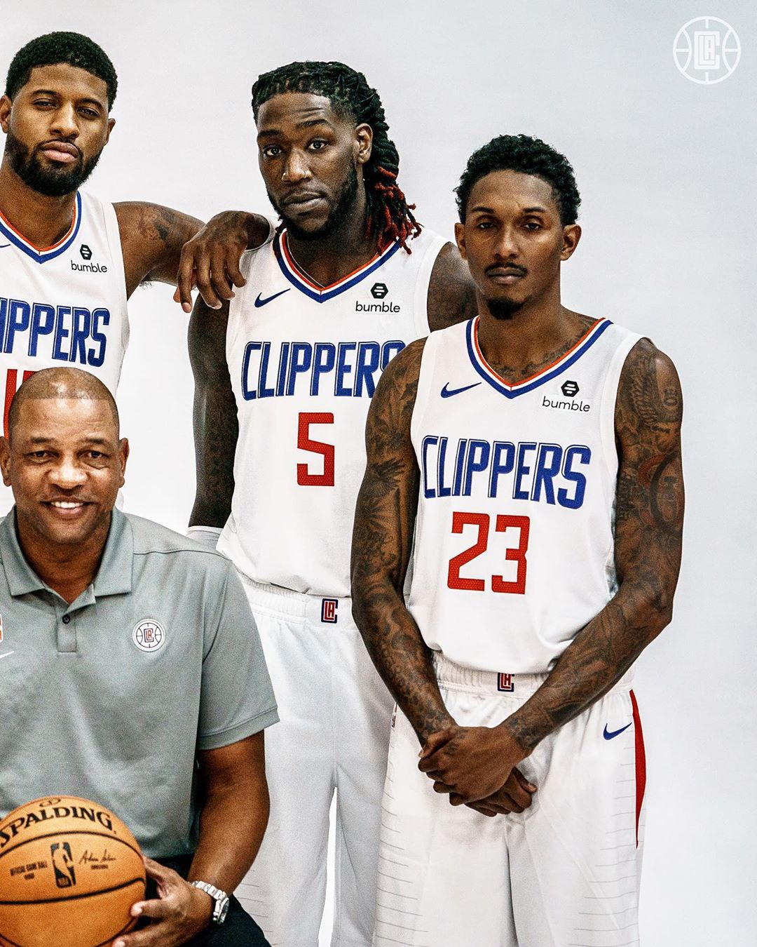 B席：上赛季的表现并不如愿，新赛季我们想提升自己争夺奖杯（B席：上季未尽如人意，新季力求提升冲击冠军）